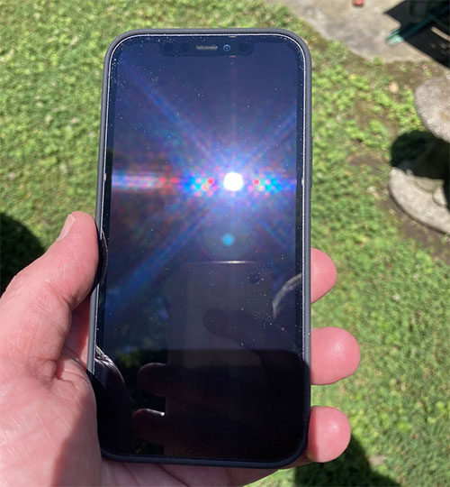 iphone-in-sunlight